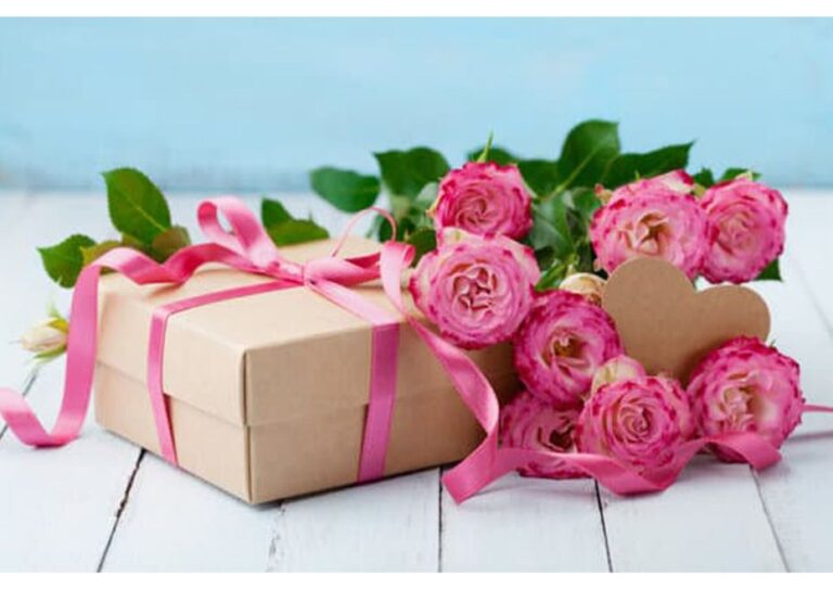 Best-10-gifts-for-flower-enthusiasts Fromyouflowers.pk-flowers-services-lahore